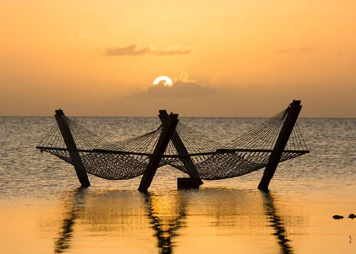 Resort Mahogany Bay And Club, Curio Collection 4*