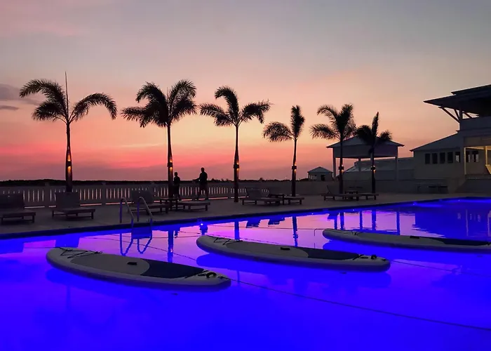 Mahogany Bay And Club, Curio Collection Resort San Pedro (Ambergris Caye)