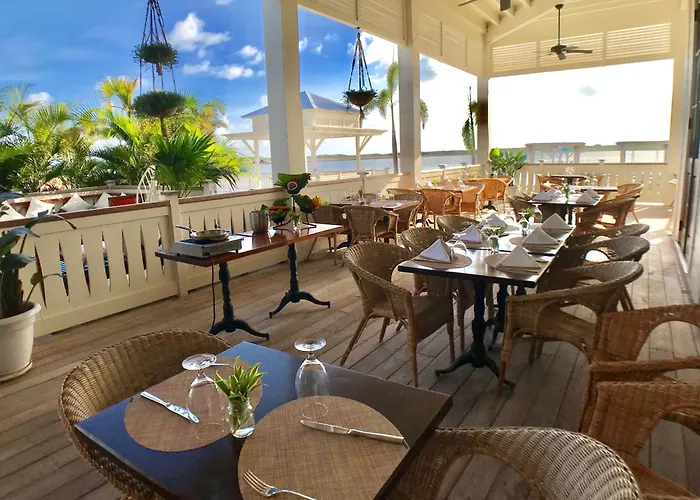Mahogany Bay And Club, Curio Collection 4*