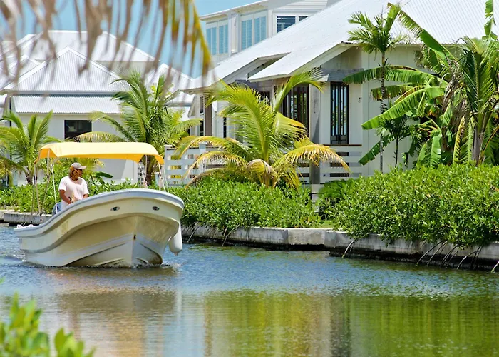 Mahogany Bay And Club, Curio Collection