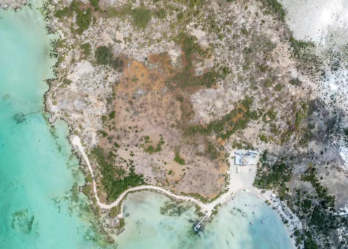 Resort Mahogany Bay And Club, Curio Collection