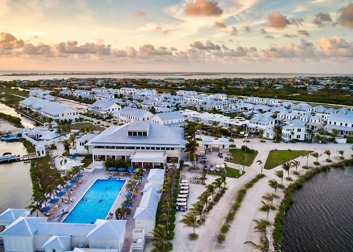 Mahogany Bay And Club, Curio Collection Resort San Pedro (Ambergris Caye)