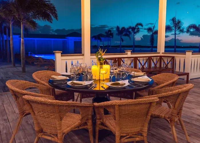 Mahogany Bay And Club, Curio Collection Resort 4*