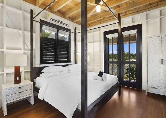 Mahogany Bay And Club, Curio Collection 4*