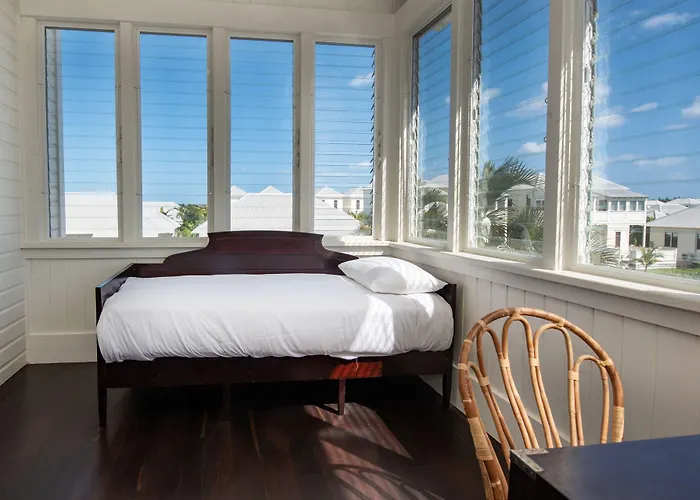Resort Mahogany Bay And Club, Curio Collection