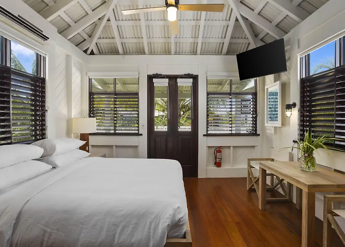 Mahogany Bay And Club, Curio Collection 4*