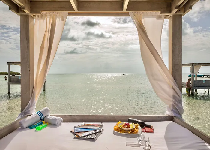 Mahogany Bay And Club, Curio Collection Resort 4*